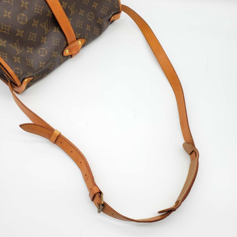 Louis Vuitton Saumur 35 Monogram Crossbody Bag - Picture 3 of 15